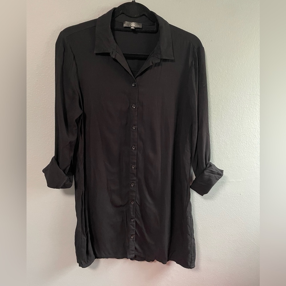 Missguided button down black long sleeves tunic. Size 4